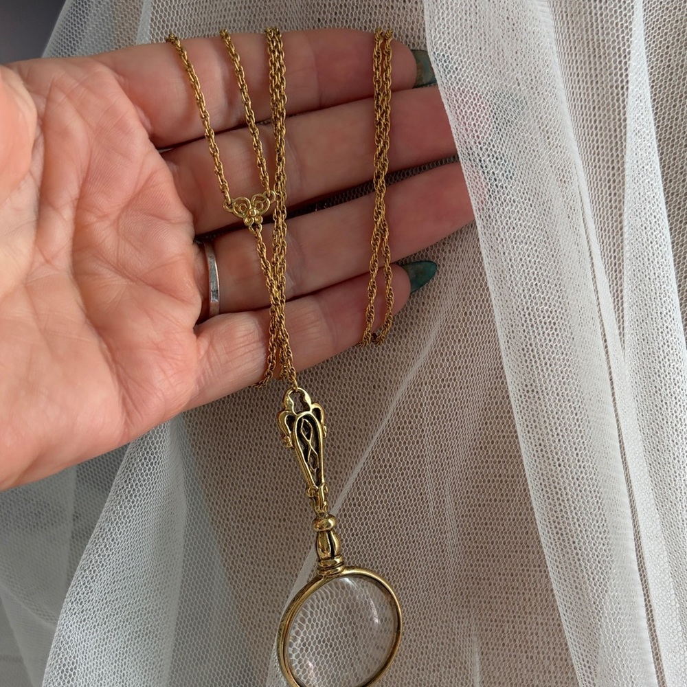 Vintage-Style Gold Magnifier Pendant Necklace - Women Jewelry 19”